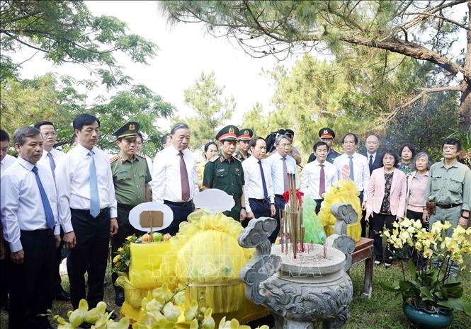 tong bi thu, chu tich nuoc dang huong tuong niem Dai tuong vo nguyen giap hinh anh 3