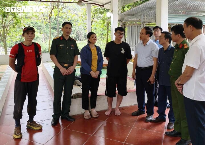 tu anh gui ban gai, quan doi cat lop tim vi tri nam sinh mat tich o tam Dao hinh anh 2