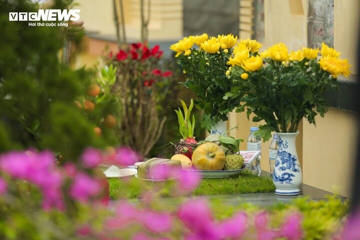 cung thanh minh o nha truoc hay ngoai mo truoc hinh anh 2