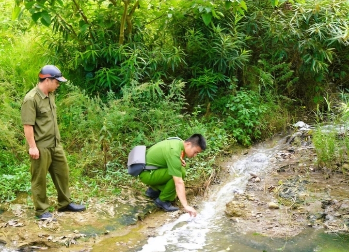 cuc canh sat moi truong vao cuoc vu nuoc gieng khoan doi mau tim o thanh hoa hinh anh 2