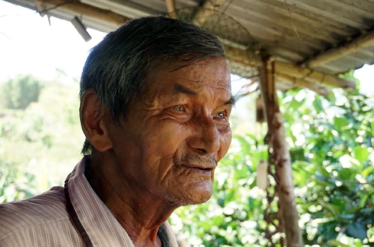 man in central vietnam claims over 50 years without normal sleep picture 1