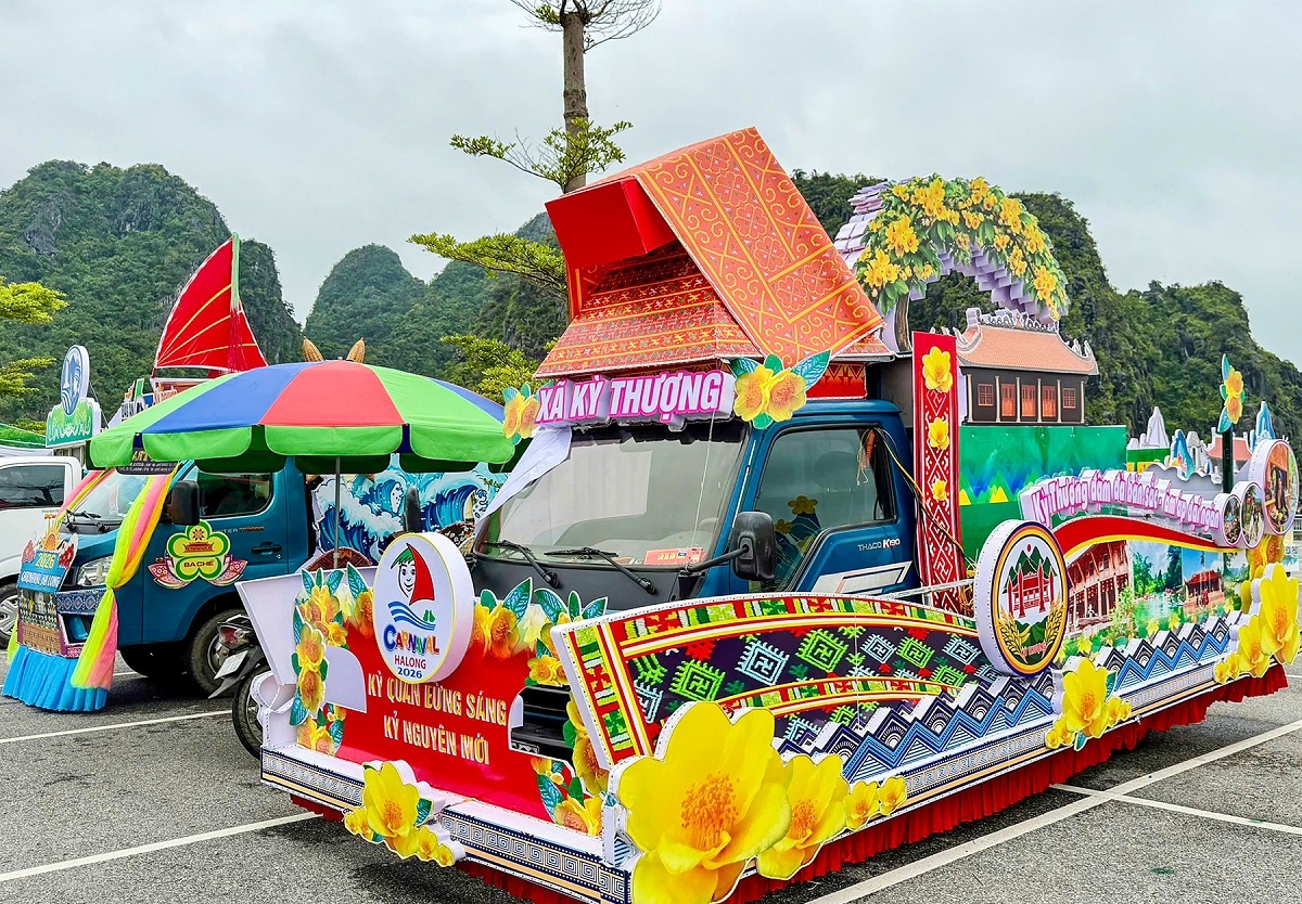 xa, phuong, dac khu o quang ninh khoe ban sac bang xe mo hinh carnaval hinh anh 10