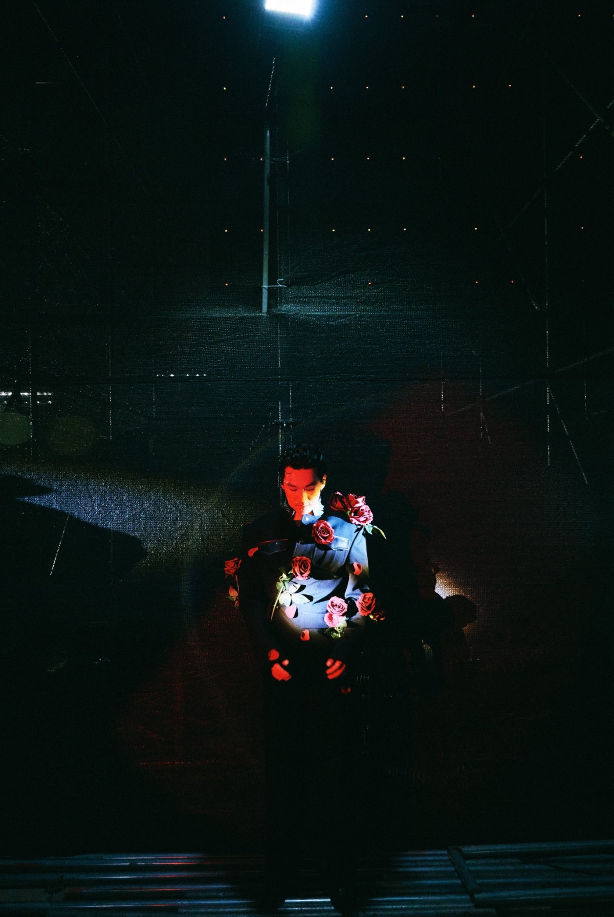 thien minh bien hau truong concert thanh khung phim dien anh day me hoac hinh anh 5