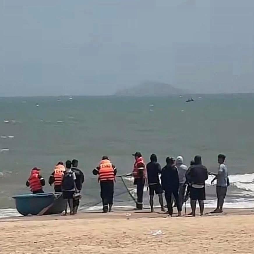 tim thay thi the nam sinh truong chuyen mat tich khi tam bien quy nhon hinh anh 1