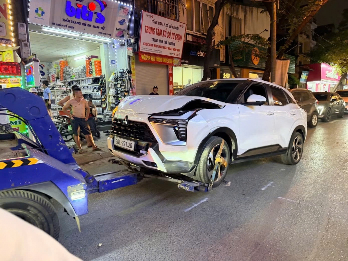 nu tai xe o to gay tai nan lien hoan tren pho doan ke thien o ha noi hinh anh 2