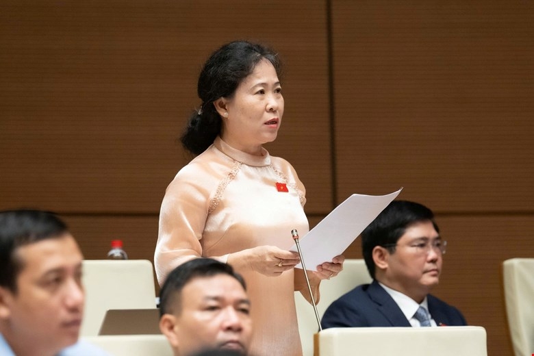 Dai bieu quoc hoi can danh gia tong the che do tien luong, phu cap hinh anh 3