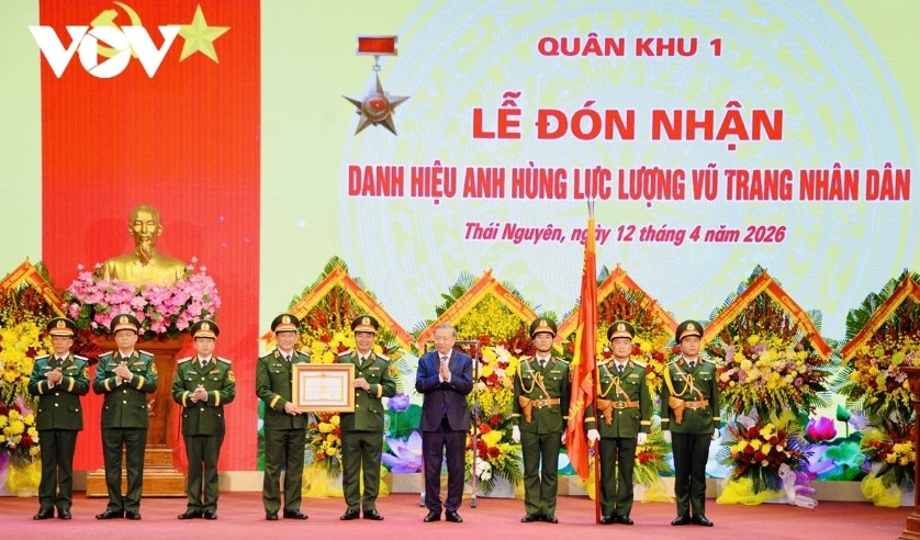 top leader calls for firmly strengthening public trust as pillar of national defence picture 3