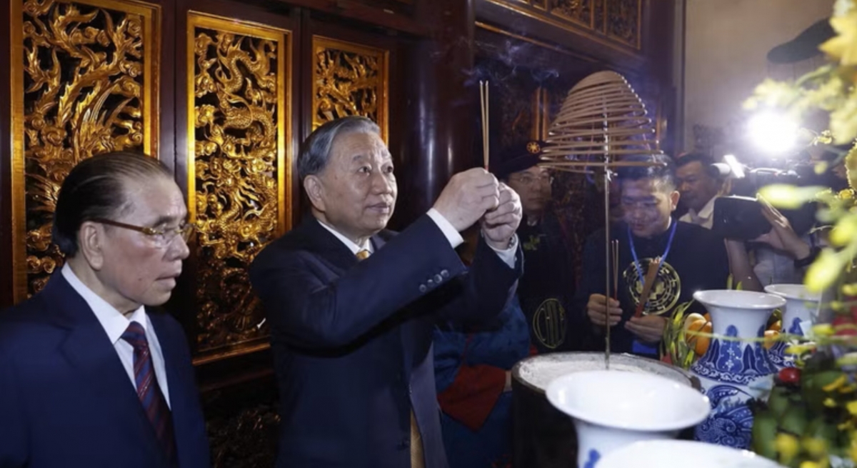 party chief, state president to lam pays tribute to hung kings picture 9
