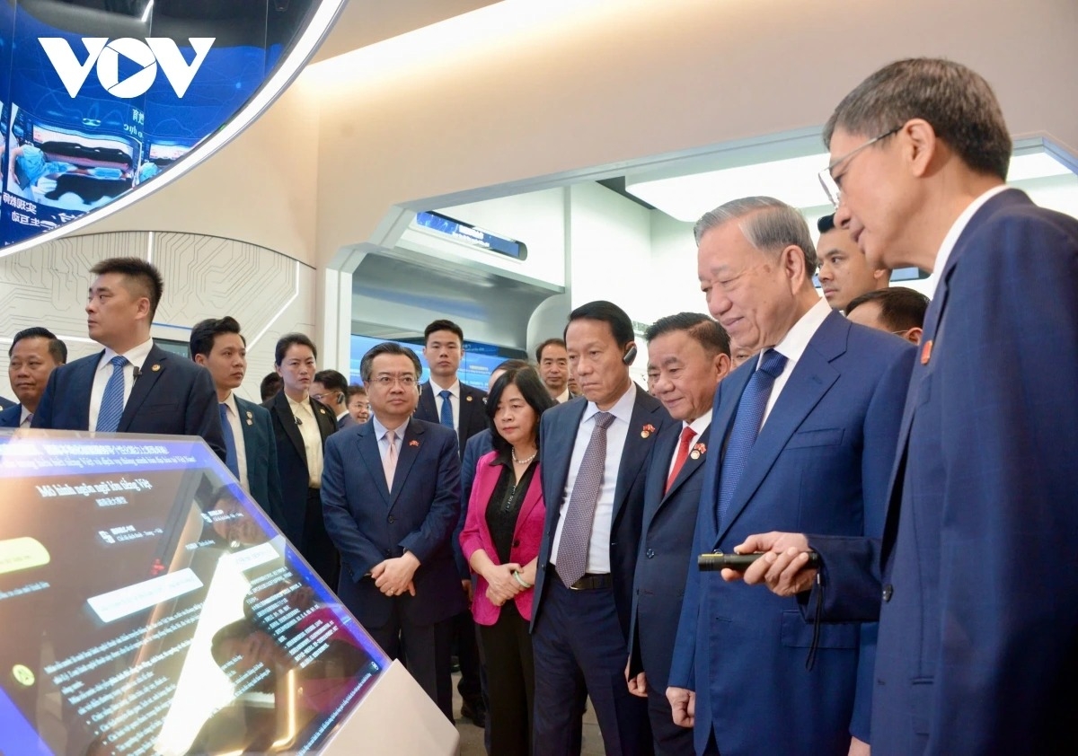 top vietnamese leader visits china asean ai cooperation centre picture 1