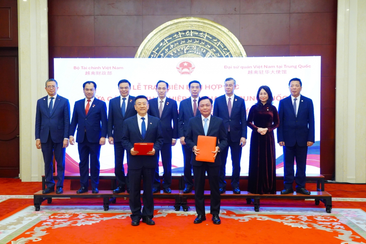 le trao bien ban hop tac giua cac doanh nghiep viet nam - trung quoc hinh anh 1