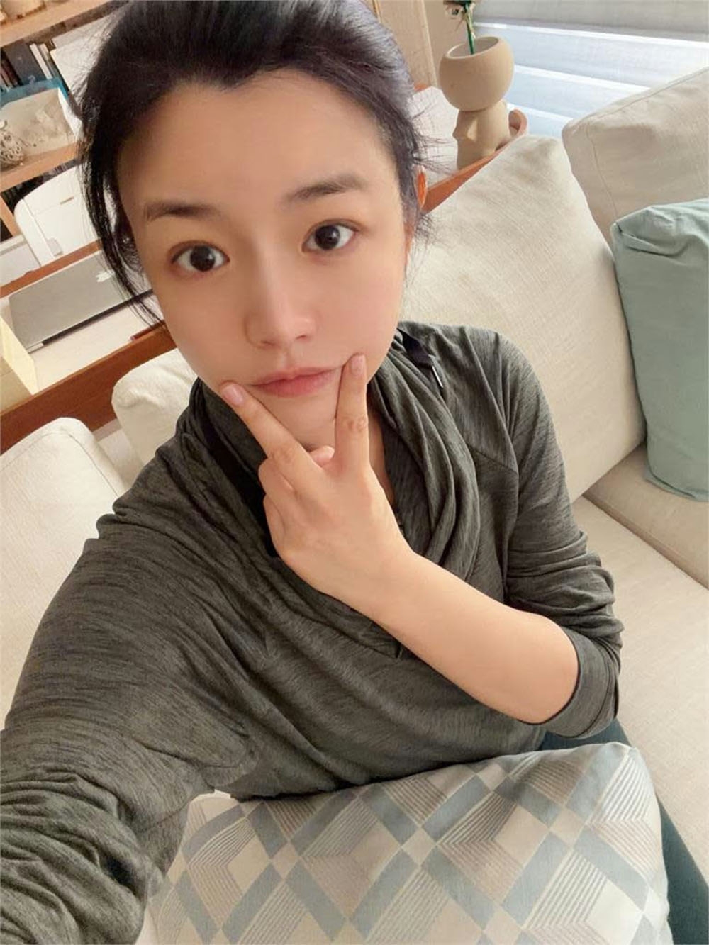 tran nghien hy xin loi sau khi vu be boi san pham livestream bi phanh phui hinh anh 3