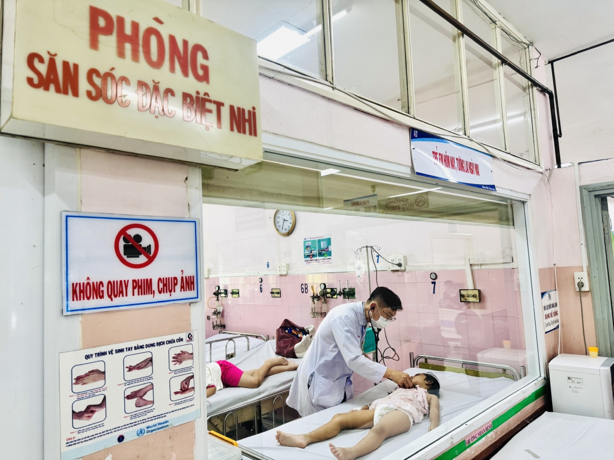 Tình trạng sức khỏe của những học sinh nghi bị ngộ độc ở TP.HCM