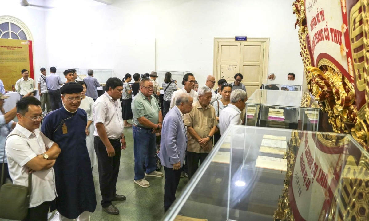 gioi thieu 34 ban sach quy va co thu cua trieu nguyen hinh anh 3