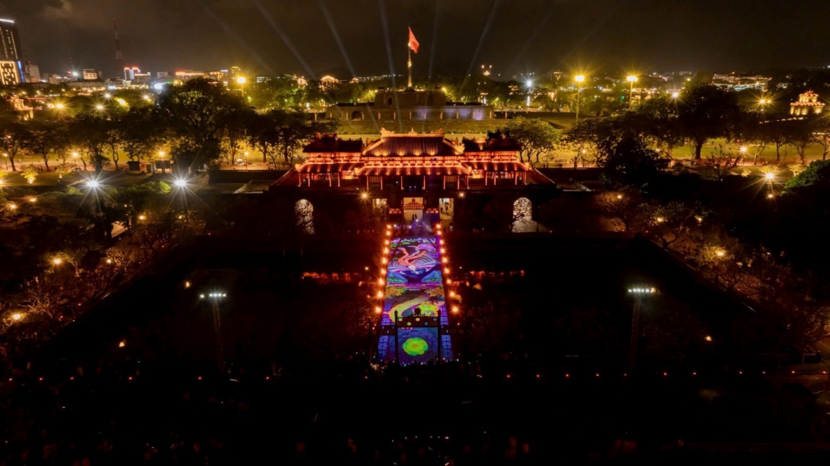 chuong trinh hoang cung huyen ao tai Dai noi hue mien phi phuc vu cong dong hinh anh 3