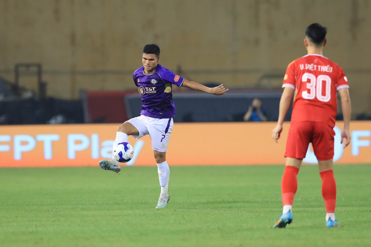 truc tiep ha noi fc 1-0 ha tinh no luc cua doi khach hinh anh 5