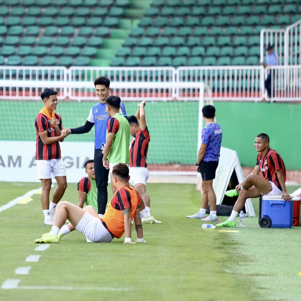 ket qua bong da vong 17 v-league toi 5-4 ninh binh nguoc dong thang hagl hinh anh 11