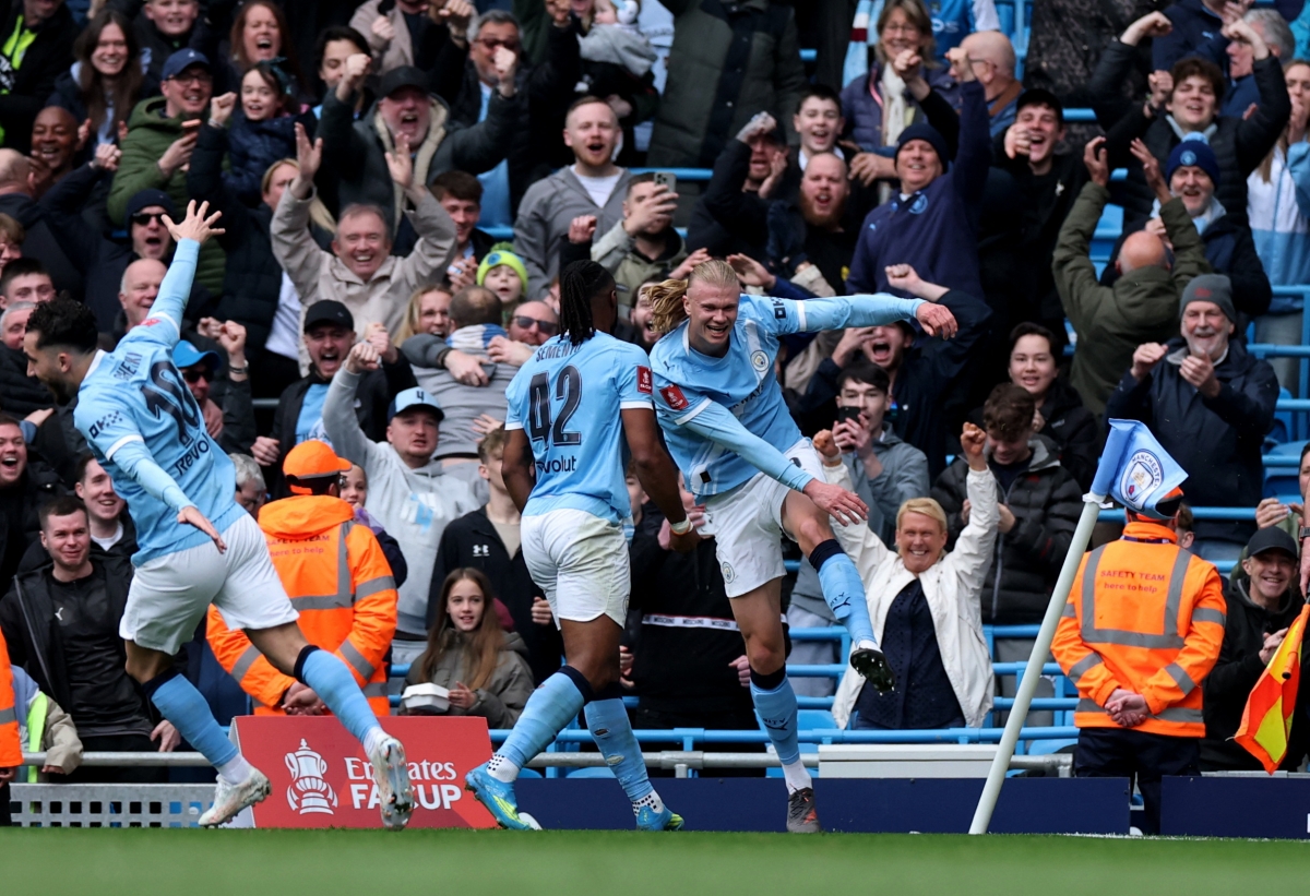 truc tiep man city 4-0 liverpool haaland ghi hat-trick, salah hong phat den hinh anh 3