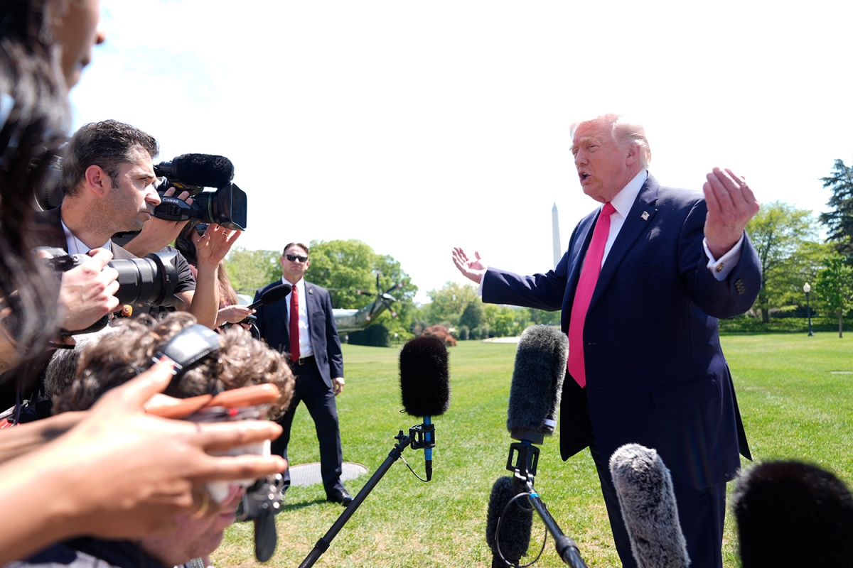 nguoi my hoai nghi ve muc tieu va ke hoach cua tong thong trump o iran hinh anh 1