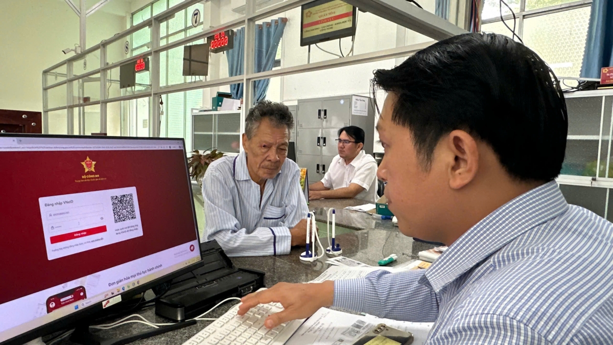 hanh chinh cap xa o can tho, can bo vuot ap luc nhung thuan loi cho nguoi dan hinh anh 5