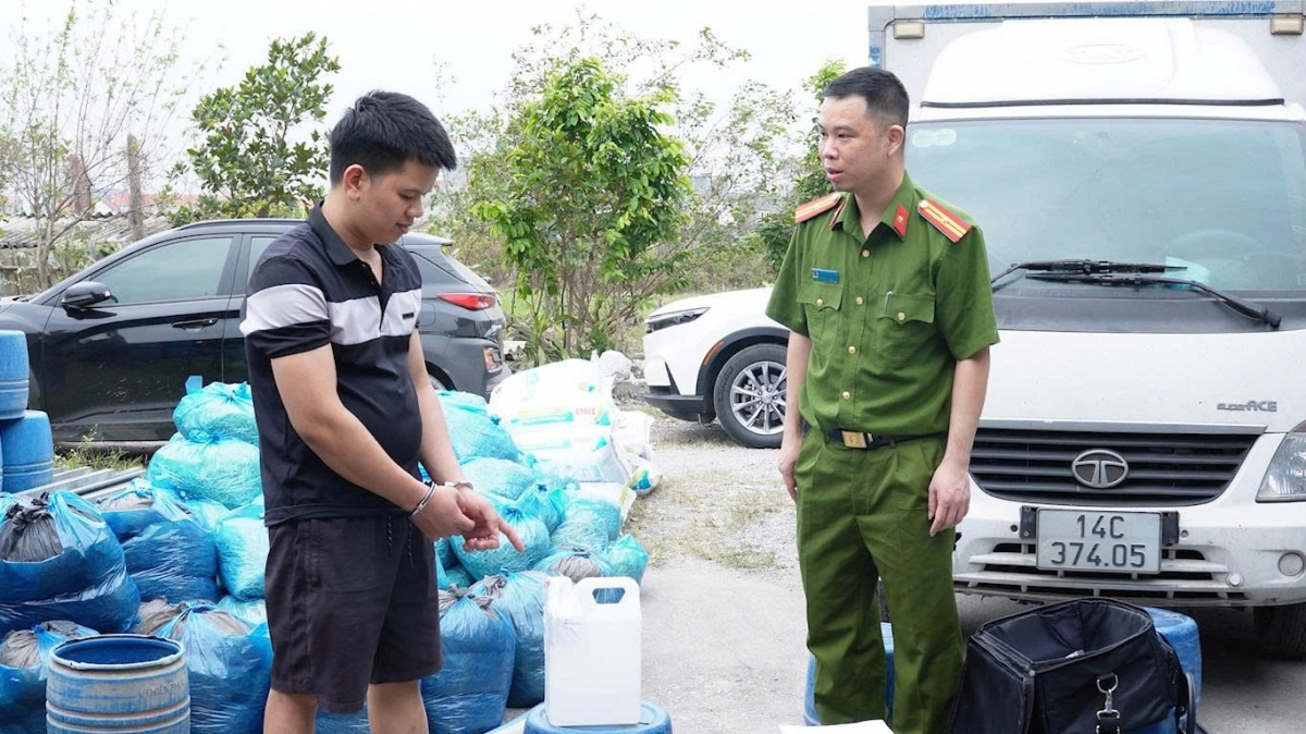 phat hien xuong san xuat gia do su dung chat cam tai quang ninh hinh anh 2