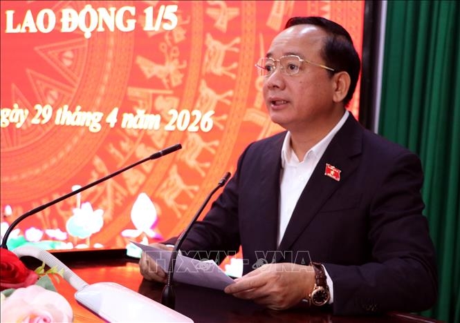 truong ban tuyen giao va dan van trung uong tang qua cac gia dinh chinh sach hinh anh 1