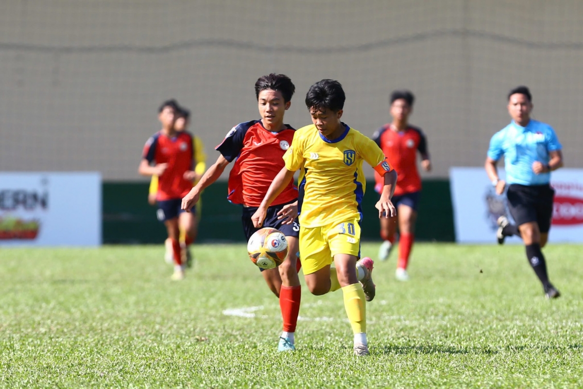 ket qua bong da hom nay 6 4 xac dinh 8 doi vao tu ket vck u15 quoc gia 2026 hinh anh 2