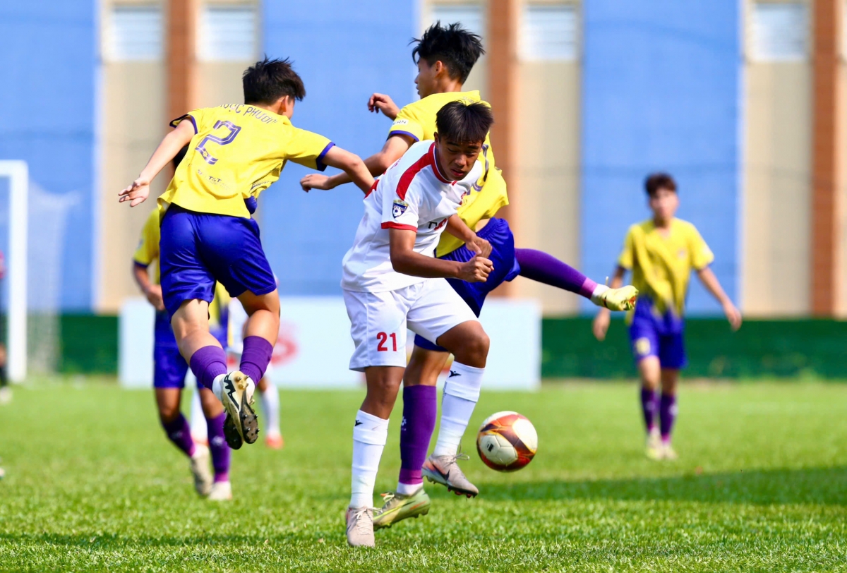 ket qua bong da hom nay 14-4 ha noi i dang quang ngoi vo dich giai u15 quoc gia hinh anh 2