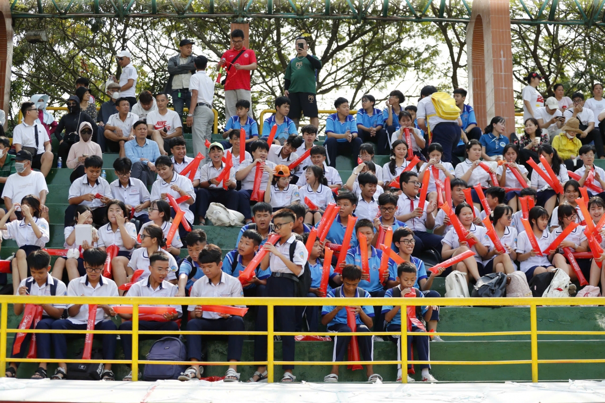 ket qua bong da hom nay 14-4 ha noi i dang quang ngoi vo dich giai u15 quoc gia hinh anh 7