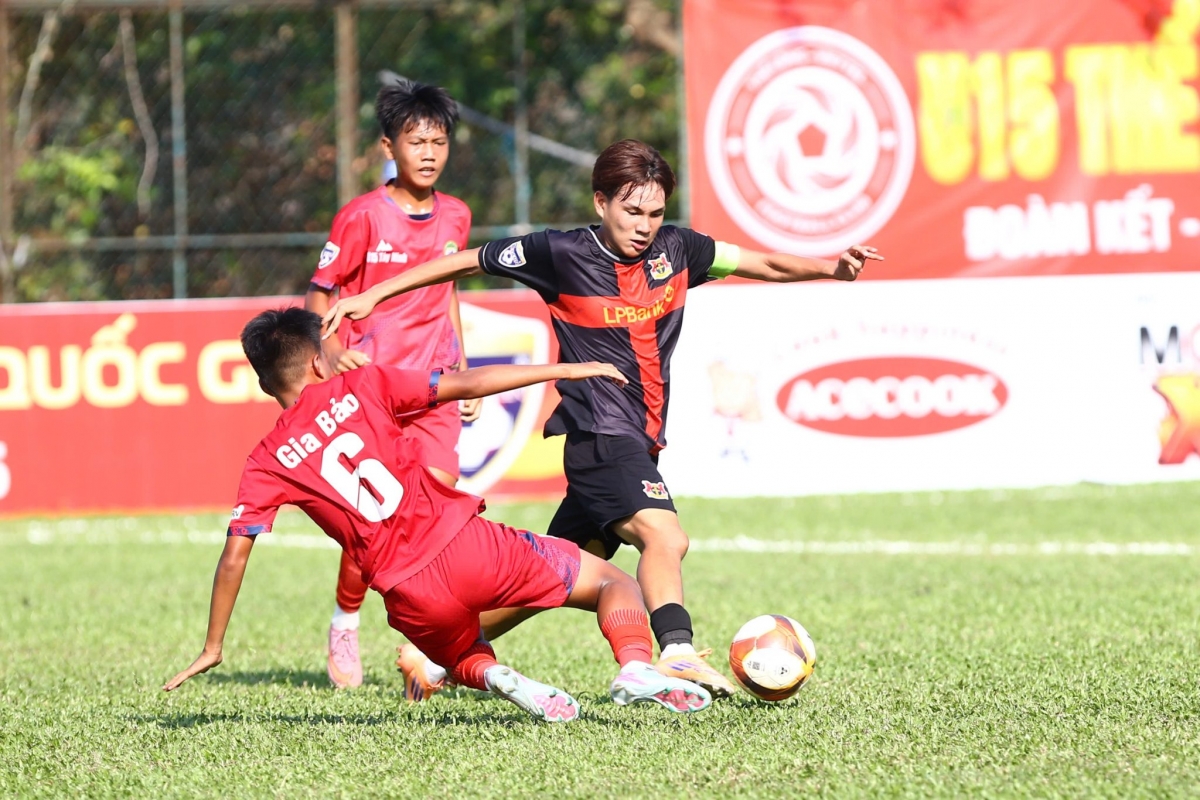 ket qua bong da hom nay 6 4 xac dinh 8 doi vao tu ket vck u15 quoc gia 2026 hinh anh 1