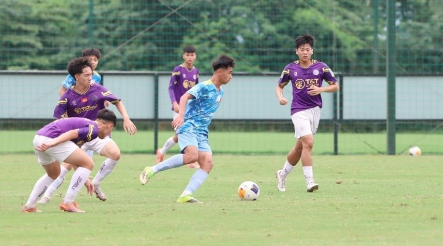 vietnam fine-tune tactics ahead of departure for afc u17 asian cup picture 1