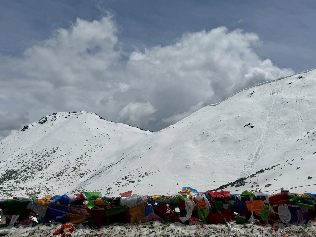 uyen linh khoe anh trai nghiem thu vi khi di du lich tay tang hinh anh 5