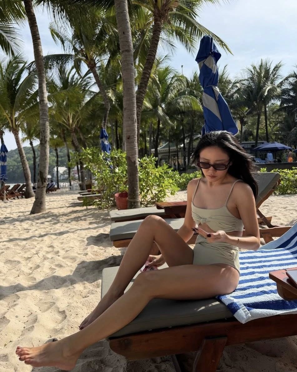 sao viet 28 4 dan my nhan viet bung nhiet bikini, hut mat tren mang xa hoi hinh anh 2