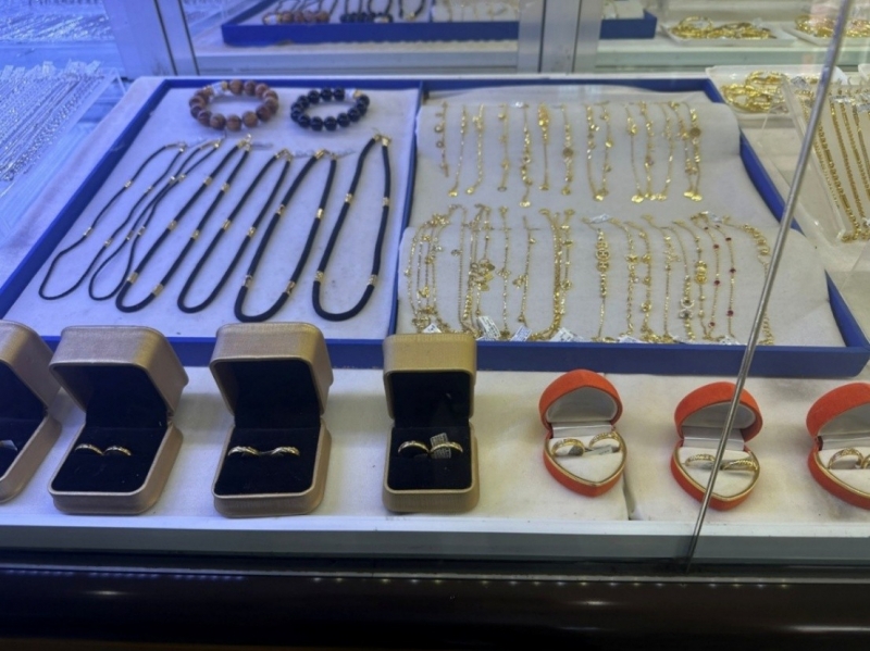 nhieu cua hang kinh doanh vang khong ro nguon goc bi xu phat hinh anh 2