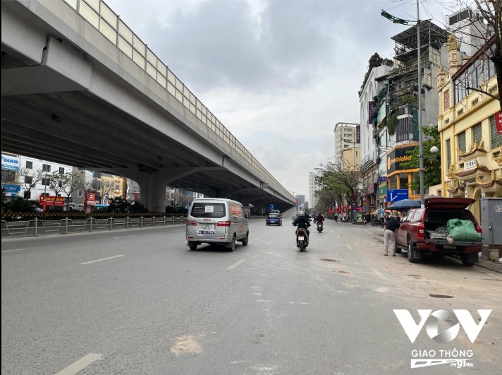 chung ta dang lang phi via he hinh anh 1