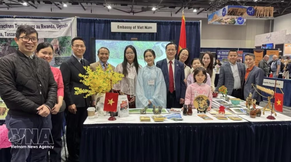 vietnam promotes tourism at travel expo in canada picture 1