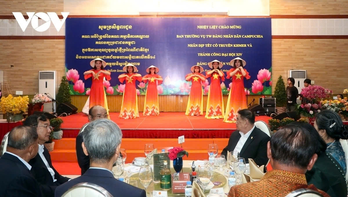 vietnam and cambodia reaffirm close ties at new year gathering in phnom penh picture 2