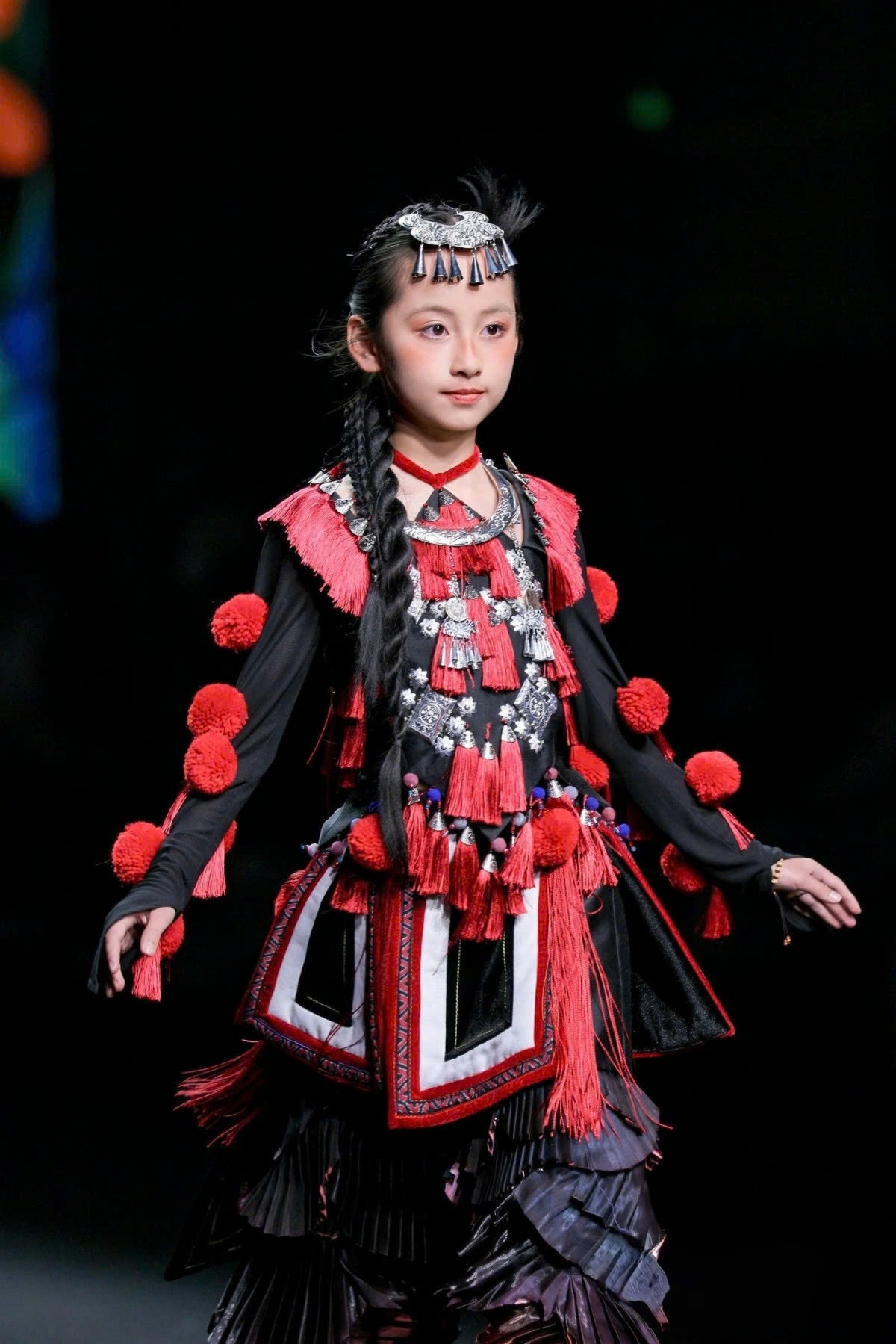 vietnamese child models make impression on shenzhen fashion week runway picture 5