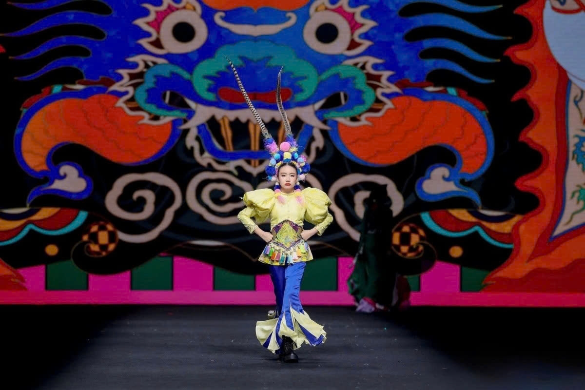 vietnamese child models make impression on shenzhen fashion week runway picture 6