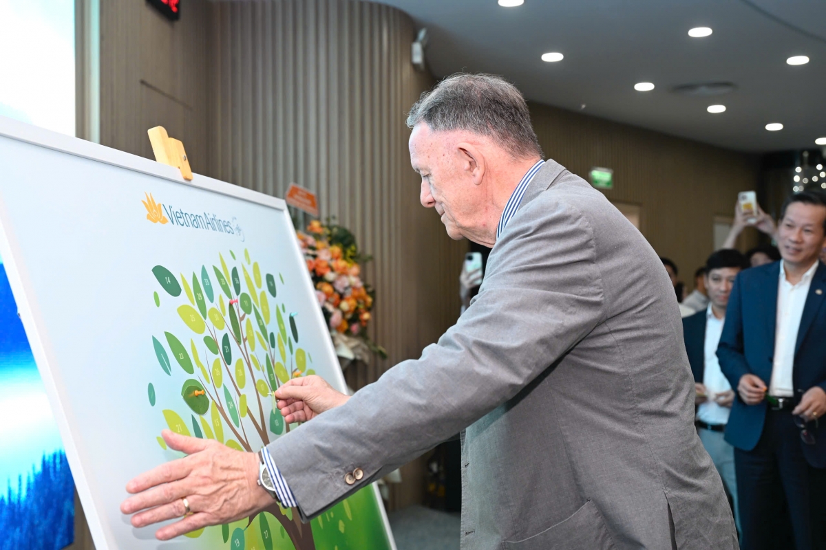 vietnam airlines khoi xuong ket noi phat trien ben vung vi tuong lai xanh hinh anh 2