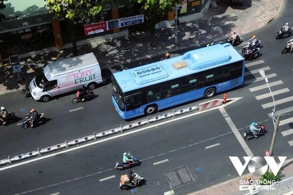 nguoi dan thuc su mong cho gi o xe buyt hinh anh 2