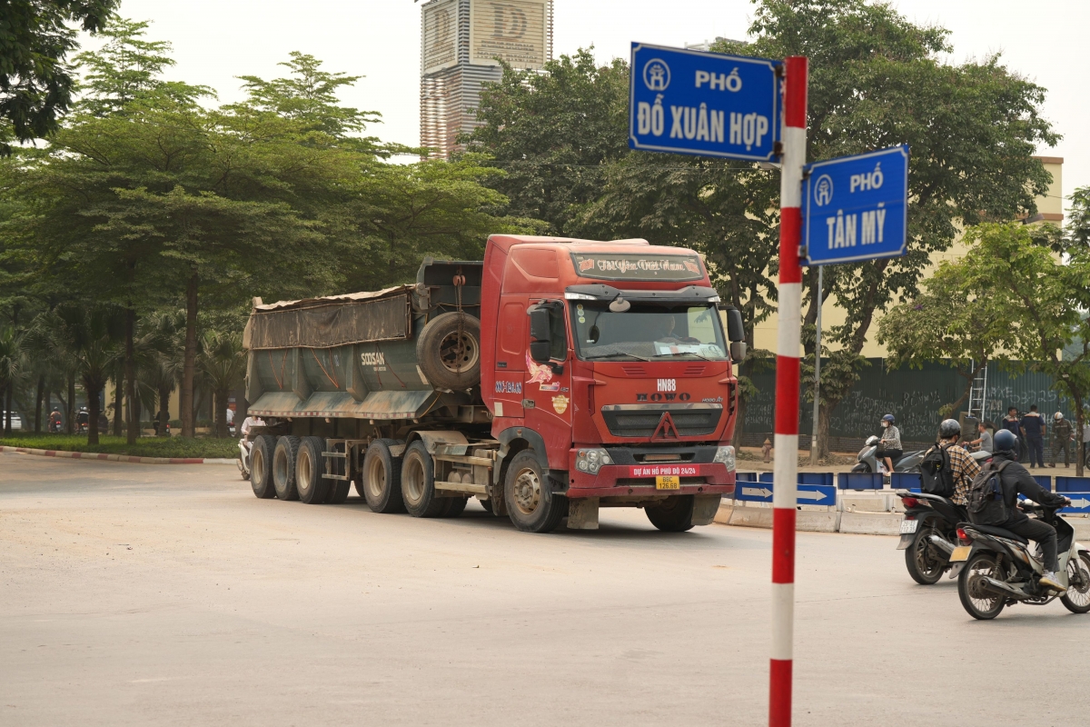 Day nhanh tien do thi cong ho phu Do can di doi voi dam bao ve sinh moi truong hinh anh 13