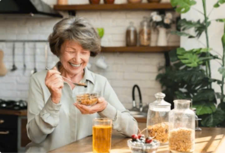 3 thuc pham giau protein nguoi tren 55 tuoi khong nen bo qua hinh anh 1