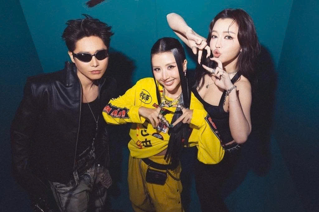 sao viet 4 4 hoa hau Do my linh duoc anh chong tang tui tram trieu hinh anh 5