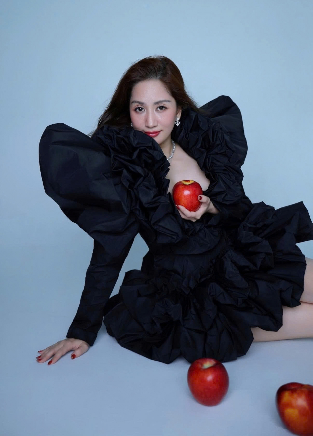 sao viet 4 4 hoa hau Do my linh duoc anh chong tang tui tram trieu hinh anh 8