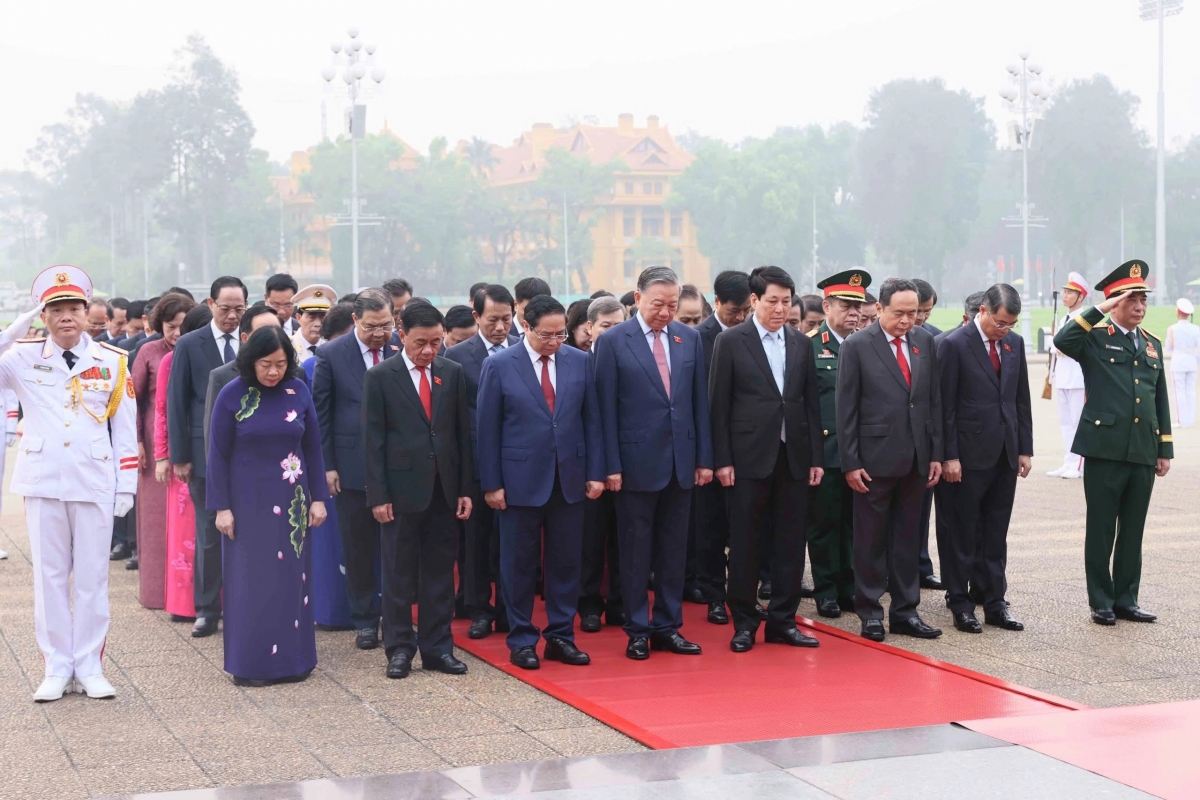 lanh dao Dang, nha nuoc, dai bieu quoc hoi vao lang vieng chu tich ho chi minh hinh anh 3