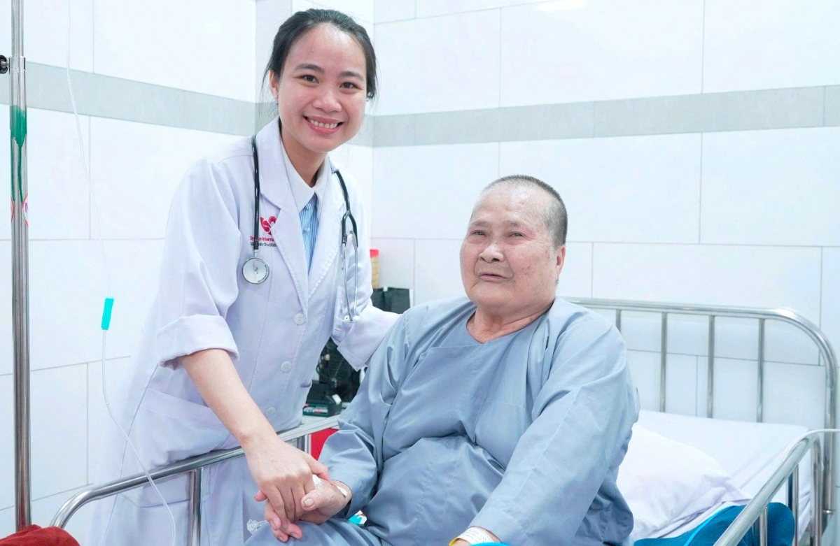 hy huu hat sapoche mac trong phoi cu ba u80 suot 2 thang hinh anh 2