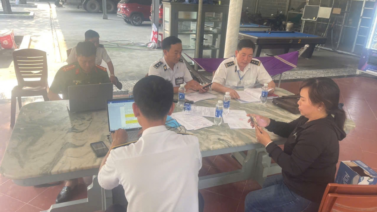 Kiểm tra điểm tập kết heo ở TP.HCM, quyết chặn thịt bẩn