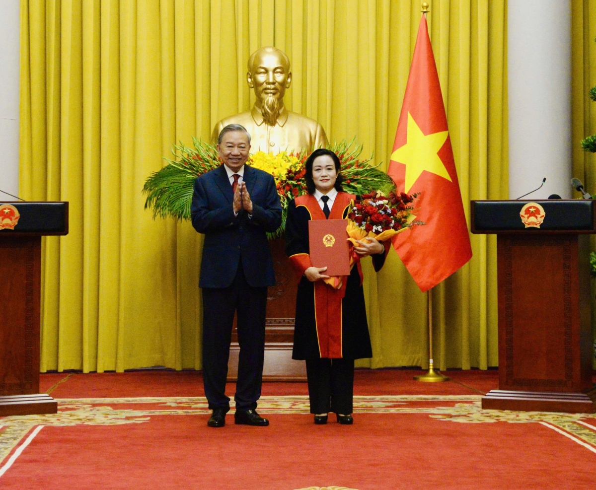 Tổng Bí thư, Chủ tịch nước Tô Lâm trao quyết định bổ nhiệm Thẩm phán TAND tối cao