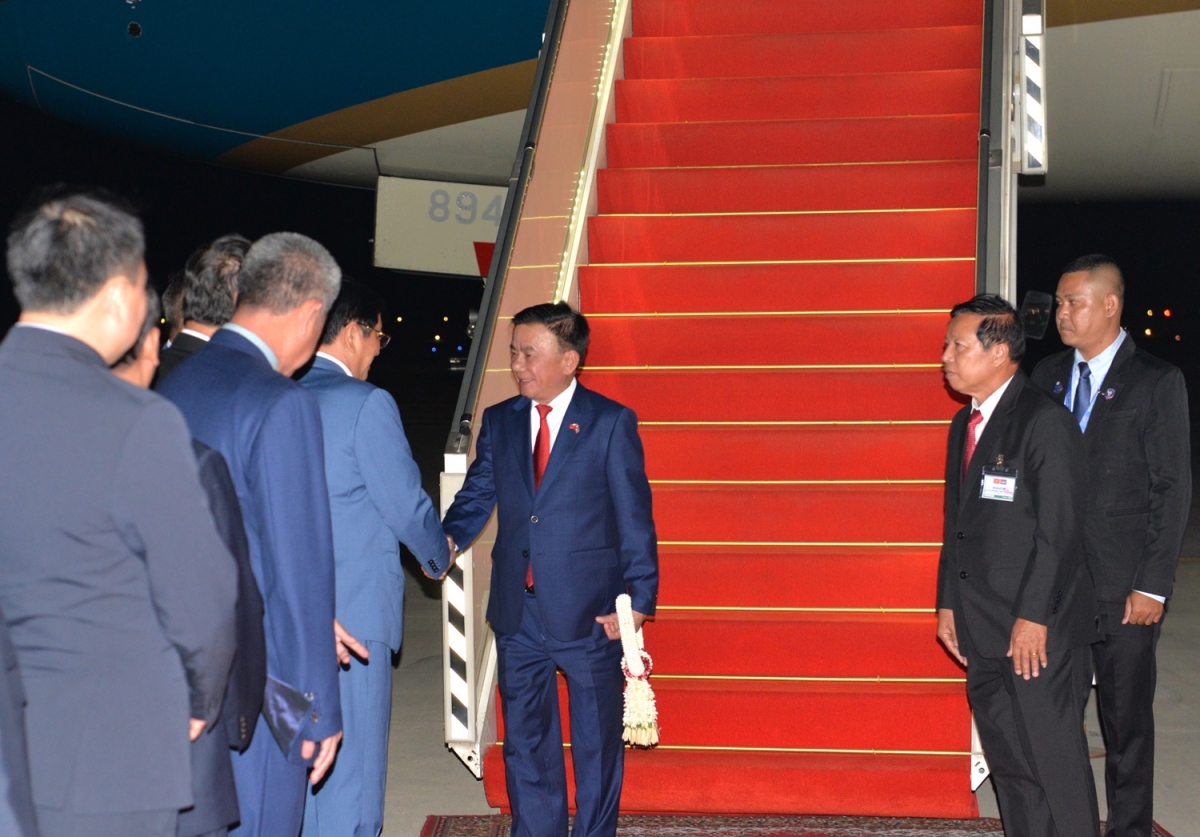 thuong truc ban bi thu bat dau chuyen tham chinh thuc vuong quoc campuchia hinh anh 1