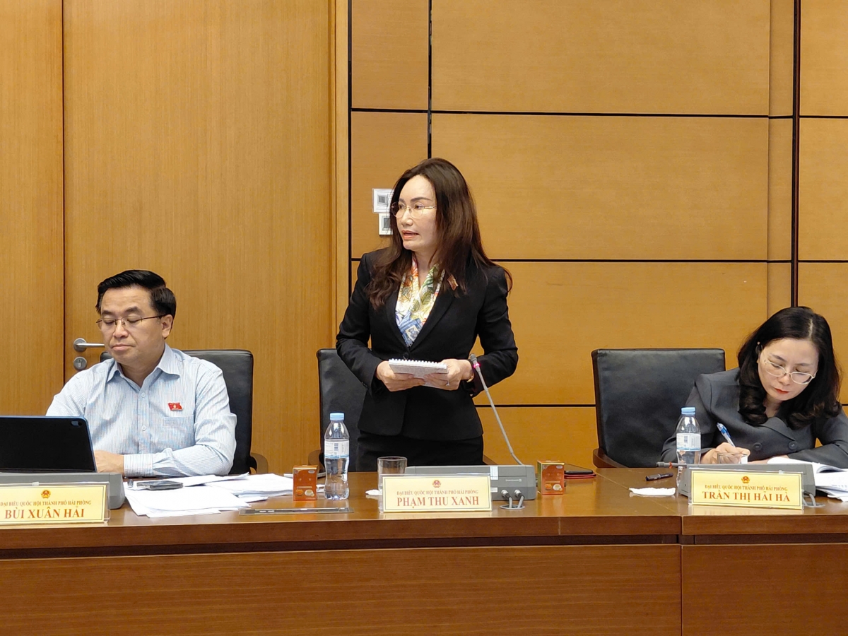 Dai bieu quoc hoi kham suc khoe toan dan khong the chi la mot lat cat nhat thoi hinh anh 1